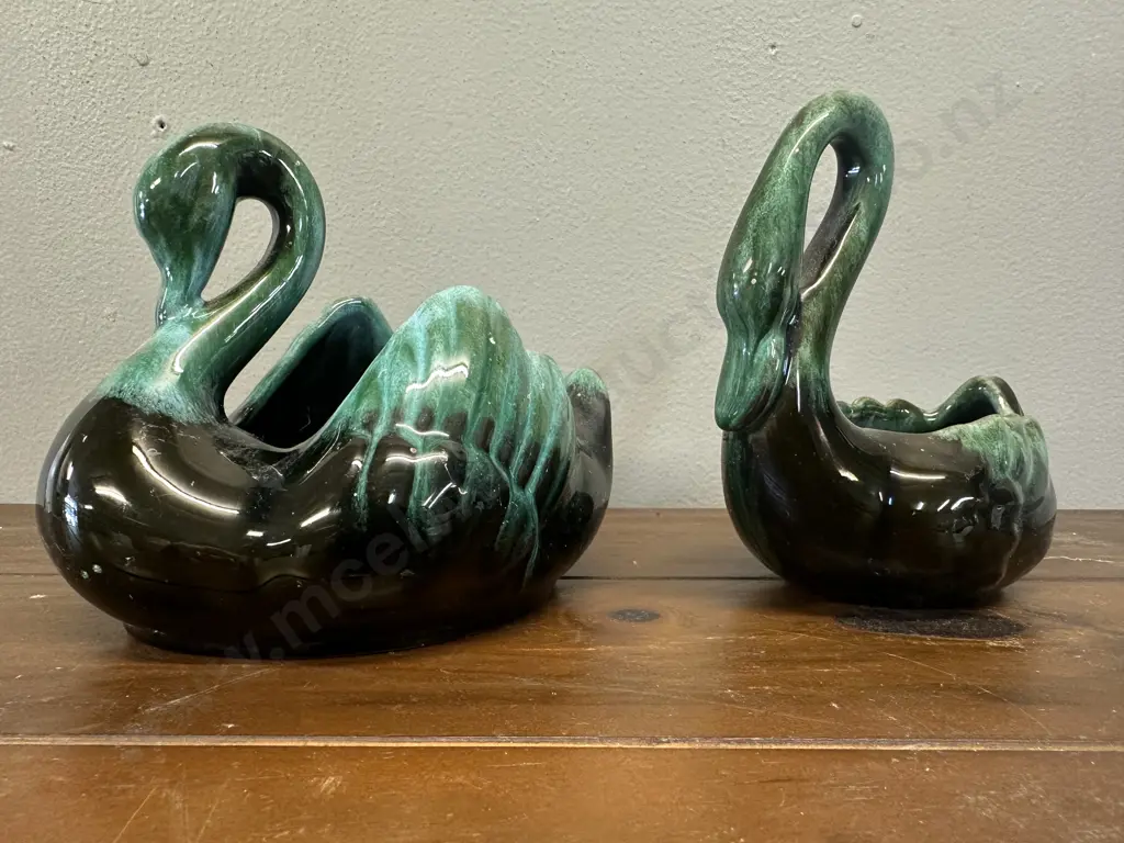 Vintage Blue Mountain Pottery Swan Planters x2 Green & Black Glaze Image 1++