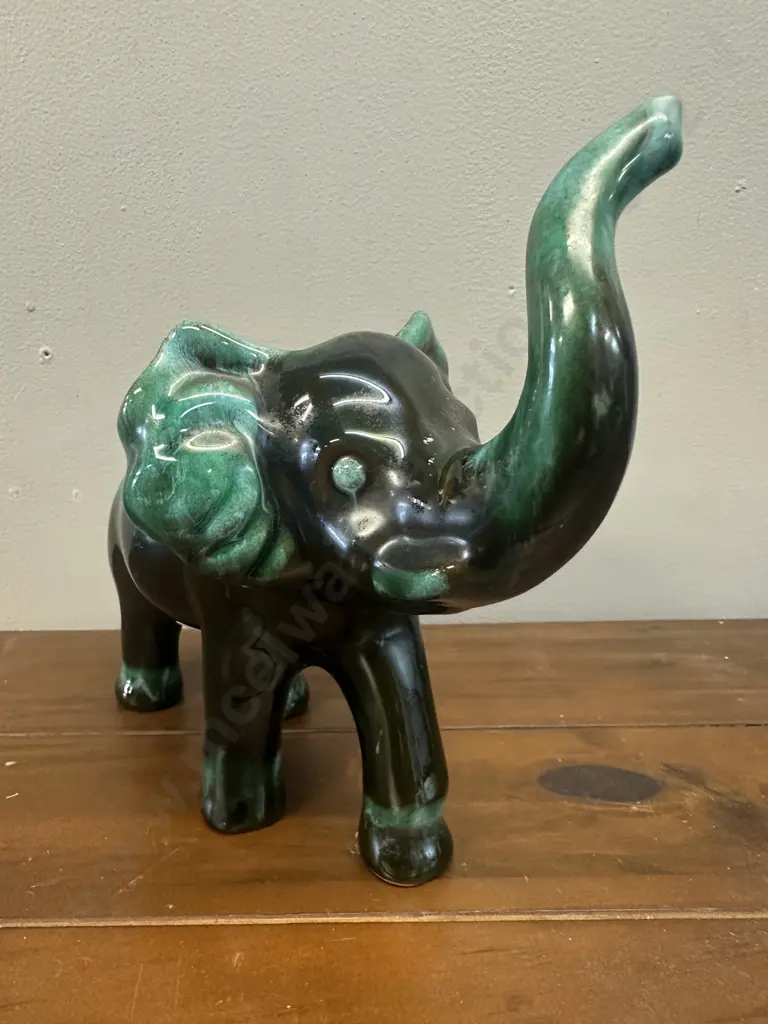 Vintage Blue Mountain Pottery Elephant Figurine Green & Black Glaze H20.5cm. Image 1++
