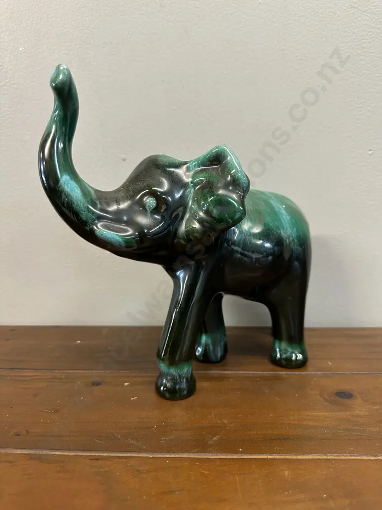 Vintage Blue Mountain Pottery Elephant Figurine Green & Black Glaze H20.5cm. Image 1++