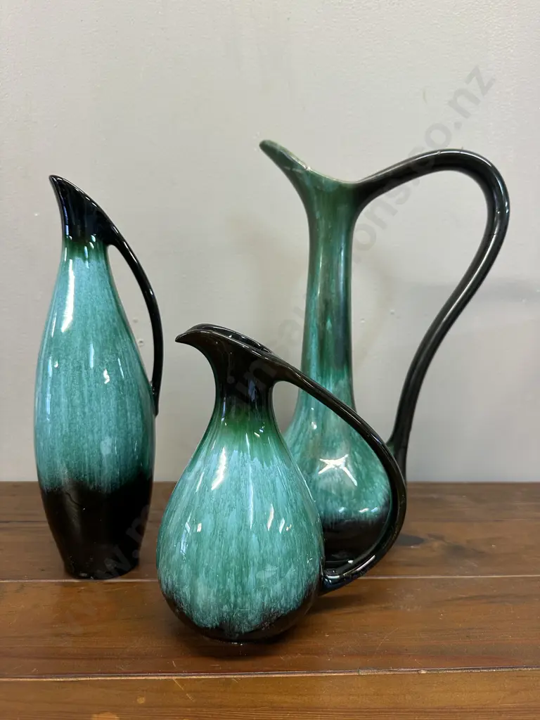 Vintage Blue Mountain Pottery Jug Items (af to larger jug) Image 1++