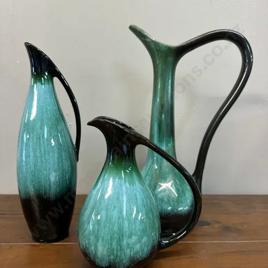 Vintage Blue Mountain Pottery Jug Items (af to larger jug)
