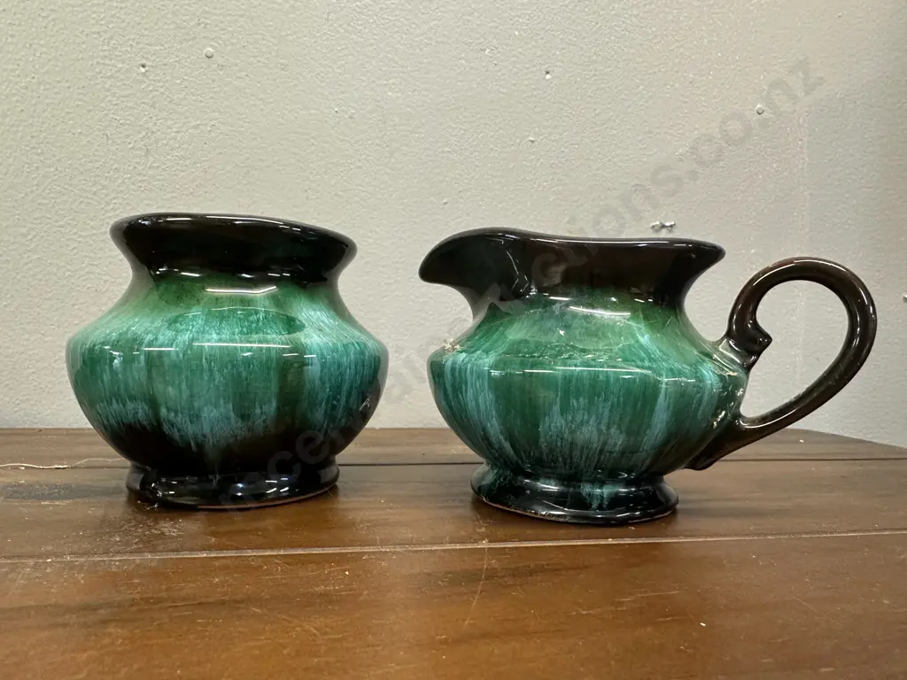 Vintage Blue Mountain Pottery Creamer & Sugar Bowl Image 1++