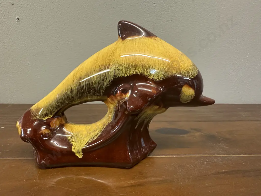 Vintage Blue Mountain Pottery Brown Yellow Mustard Glaze Dolphin Figurine H12 W19cm. Image 1++