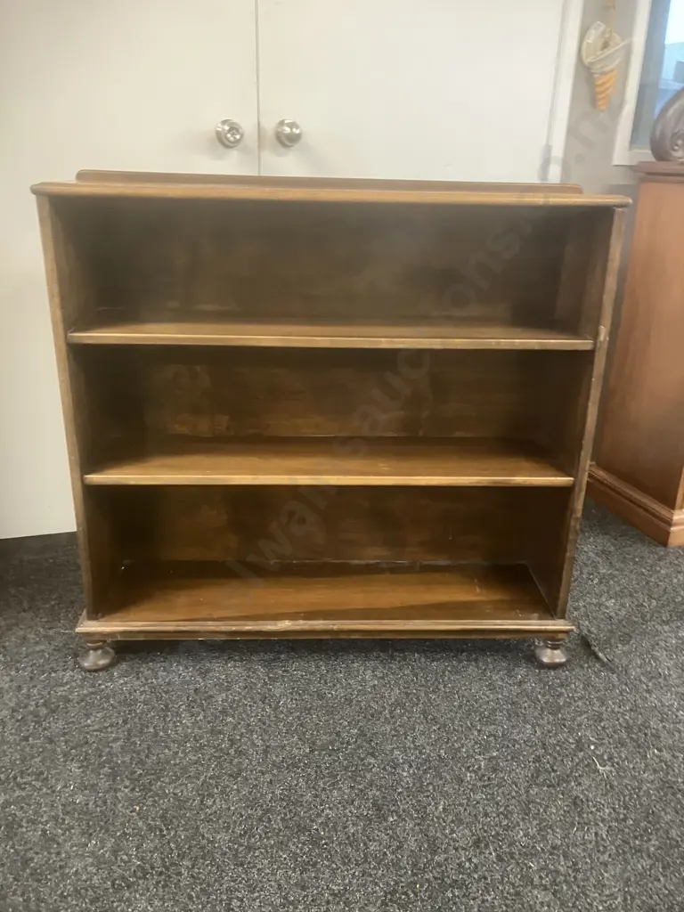 Mahogany 3 Shelf Bookcase With Rounded Feet. H97 W100 D27cm Image 1++