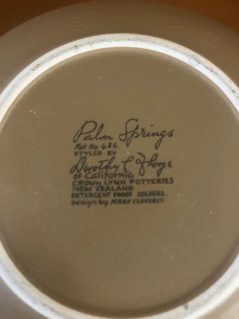Pair of Vintage 1960's Crown Lynn Potteries Serving Bowls - Palm Springs by Dorothy Thorpe Image 1++