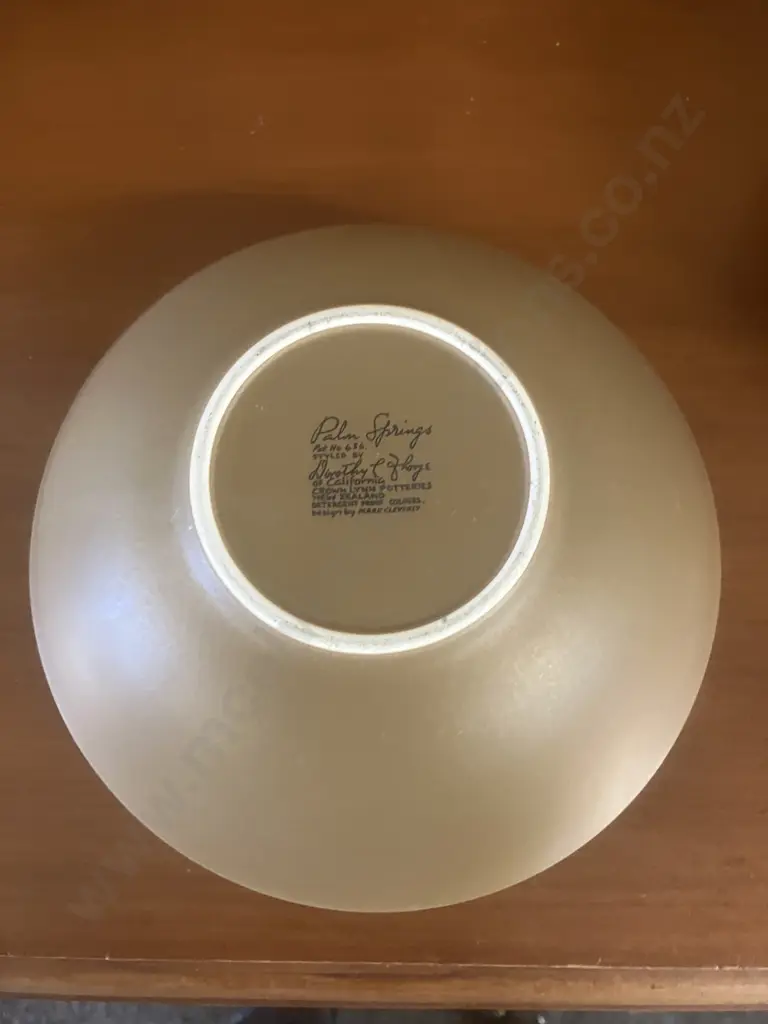 Pair of Vintage 1960's Crown Lynn Potteries Serving Bowls - Palm Springs by Dorothy Thorpe Image 1++