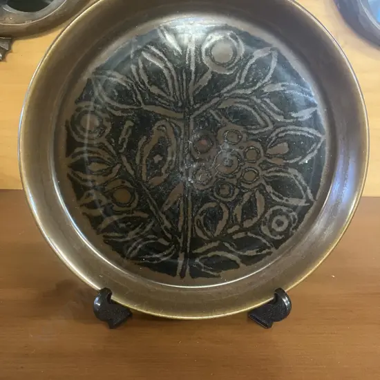 Crown Lynn Forma Dinner Plate - Tosca Pattern d927, 1969-1979. Dia 26cm