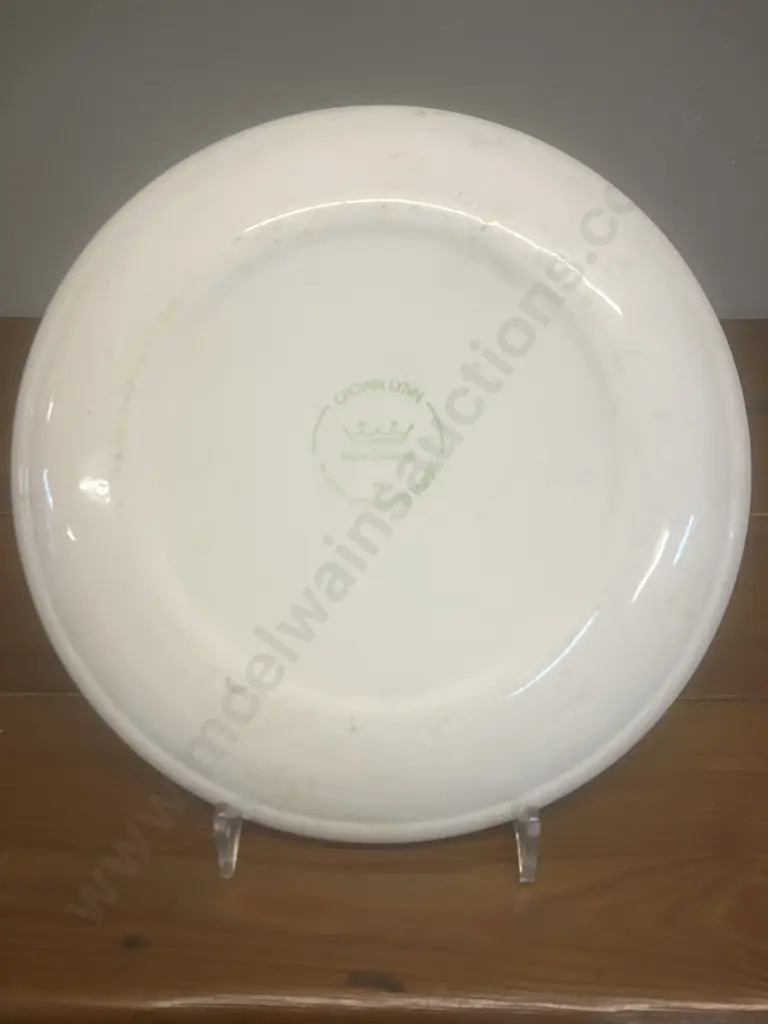 A Vintage Crown Lynn Plate - NZ Returned Services Association Tokaanu - Turangi RSA, Red Ring Border. Dia 18.5cm Image 1++