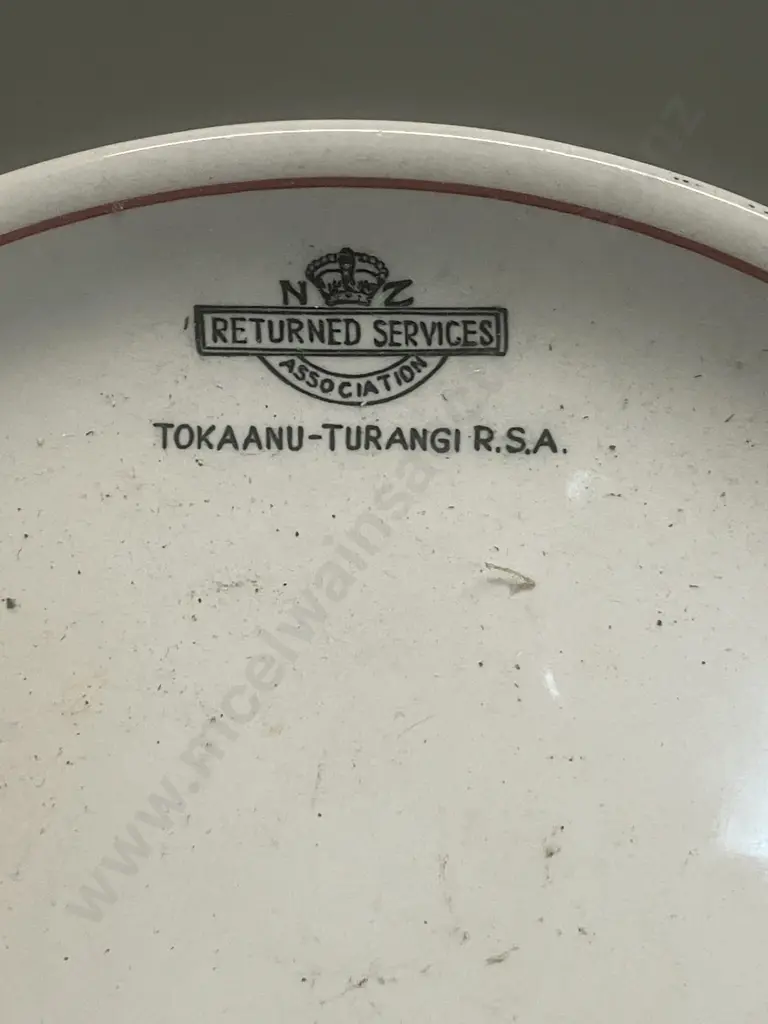 A Vintage Crown Lynn Plate - NZ Returned Services Association Tokaanu - Turangi RSA, Red Ring Border. Dia 18.5cm Image 1++