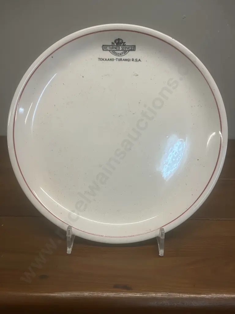 A Vintage Crown Lynn Plate - NZ Returned Services Association Tokaanu - Turangi RSA, Red Ring Border. Dia 18.5cm Image 1++