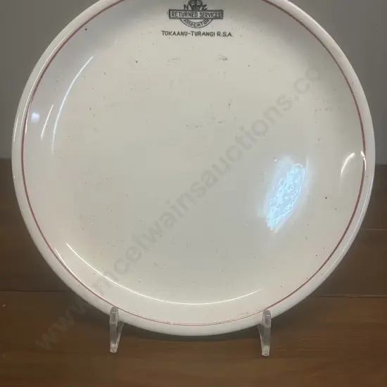 A Vintage Crown Lynn Plate - NZ Returned Services Association Tokaanu - Turangi RSA, Red Ring Border. Dia 18.5cm