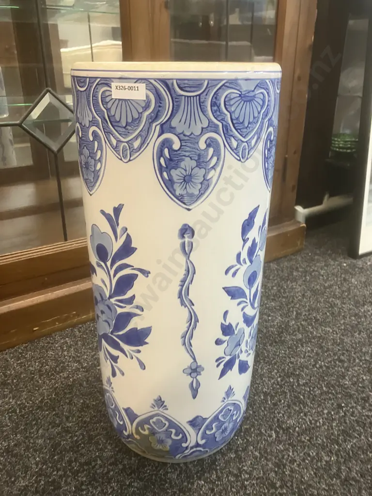 Blue & White Ceramic Umbrella Stand. 45cm Image 1++