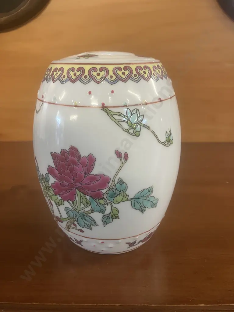 Vintage 1960s Handpainted Chinese Porcelain Tea Caddy With Pierced Lid. H15cm Image 1++