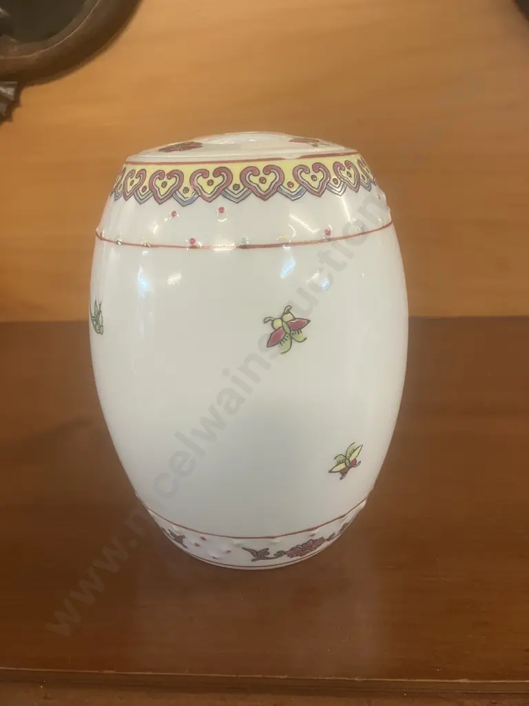 Vintage 1960s Handpainted Chinese Porcelain Tea Caddy With Pierced Lid. H15cm Image 1++
