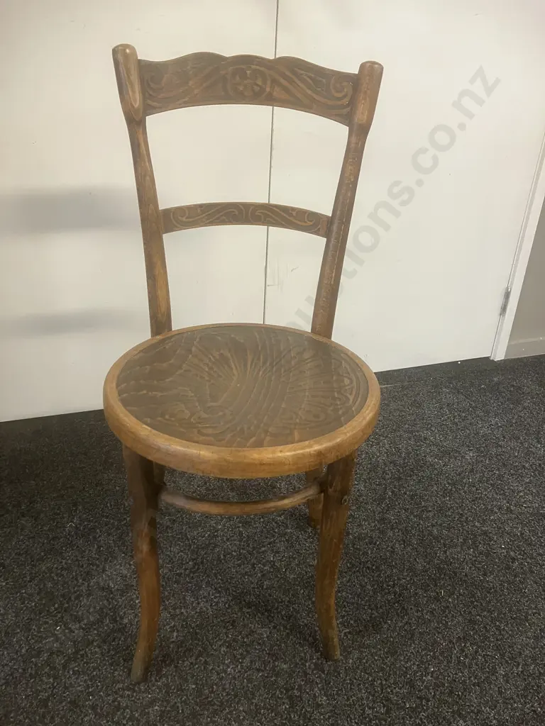 Antique Original Mundus Bentwood Chair, Stamped Base & Original Paper Label, Made in Poland 1907 - 1920 Image 1++