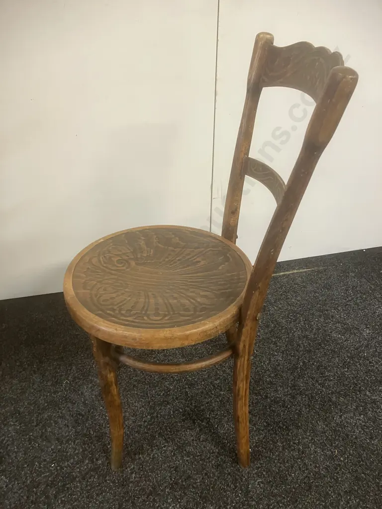 Antique Original Mundus Bentwood Chair, Stamped Base & Original Paper Label, Made in Poland 1907 - 1920 Image 1++