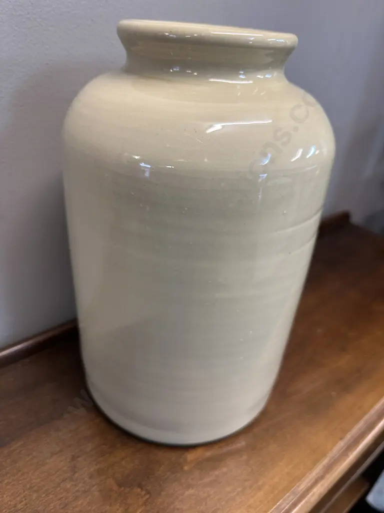 Vintage Temuka Cream Glazed Stoneware Crook H29cm. Image 1++