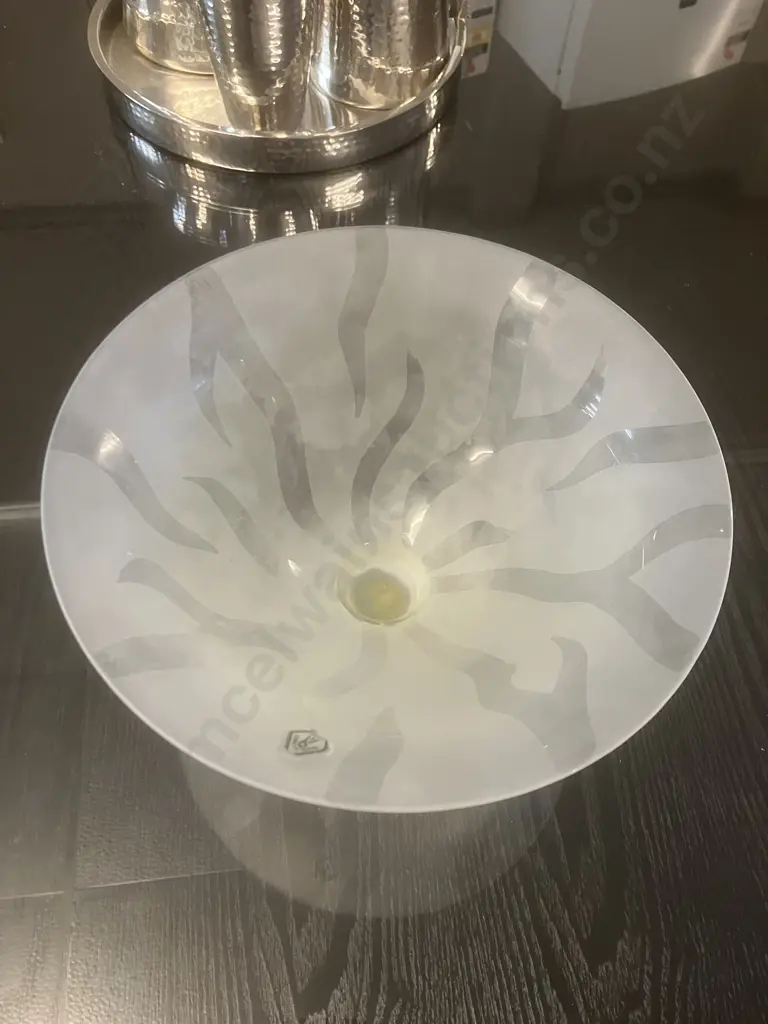 A Vidrios de Levante (Spain) Hand Made Art Glass Fruit Bowl. 15 x 28cm Image 1++