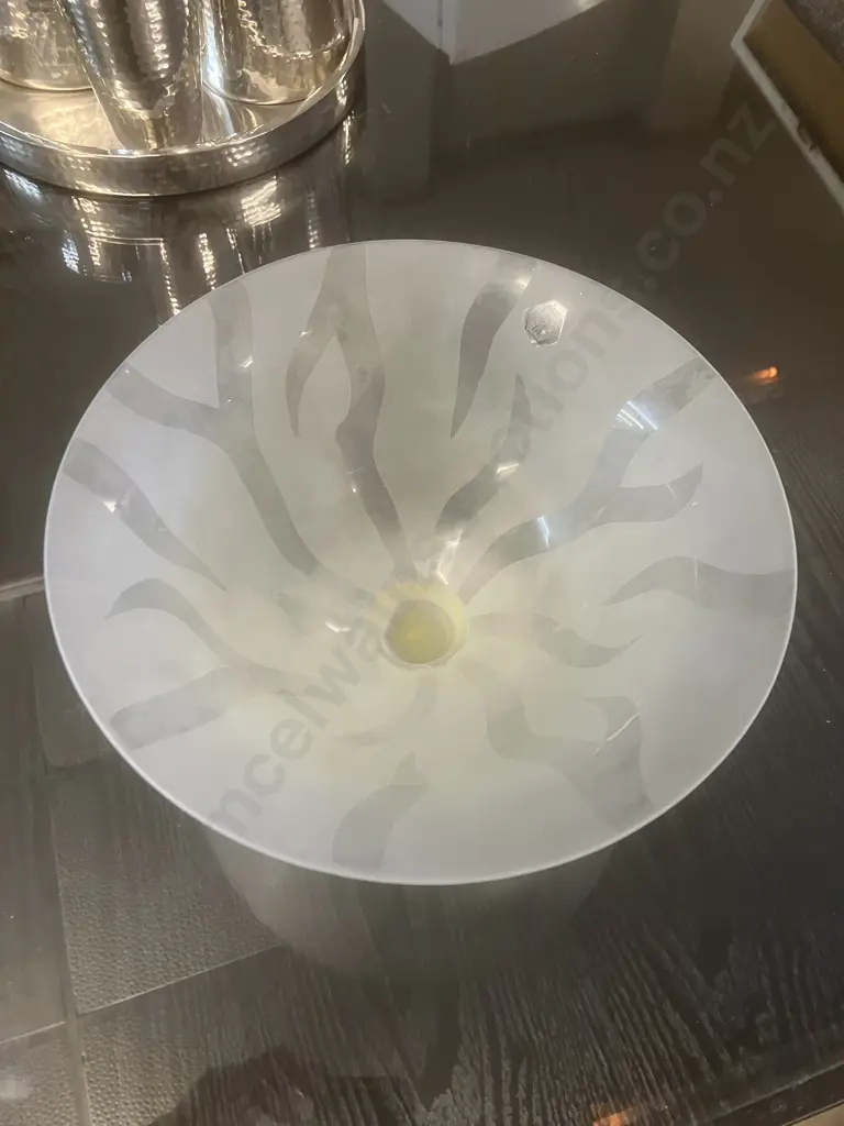 A Vidrios de Levante (Spain) Hand Made Art Glass Fruit Bowl. 15 x 28cm Image 1++