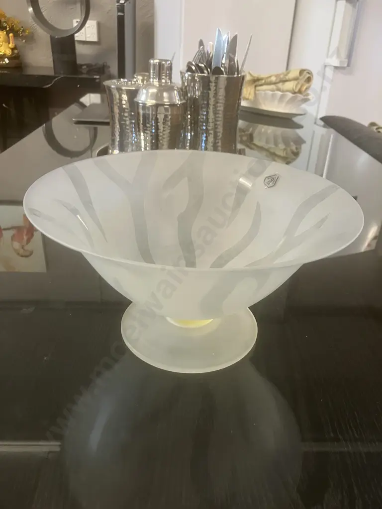 A Vidrios de Levante (Spain) Hand Made Art Glass Fruit Bowl. 15 x 28cm Image 1++