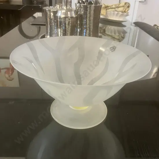 A Vidrios de Levante (Spain) Hand Made Art Glass Fruit Bowl. 15 x 28cm