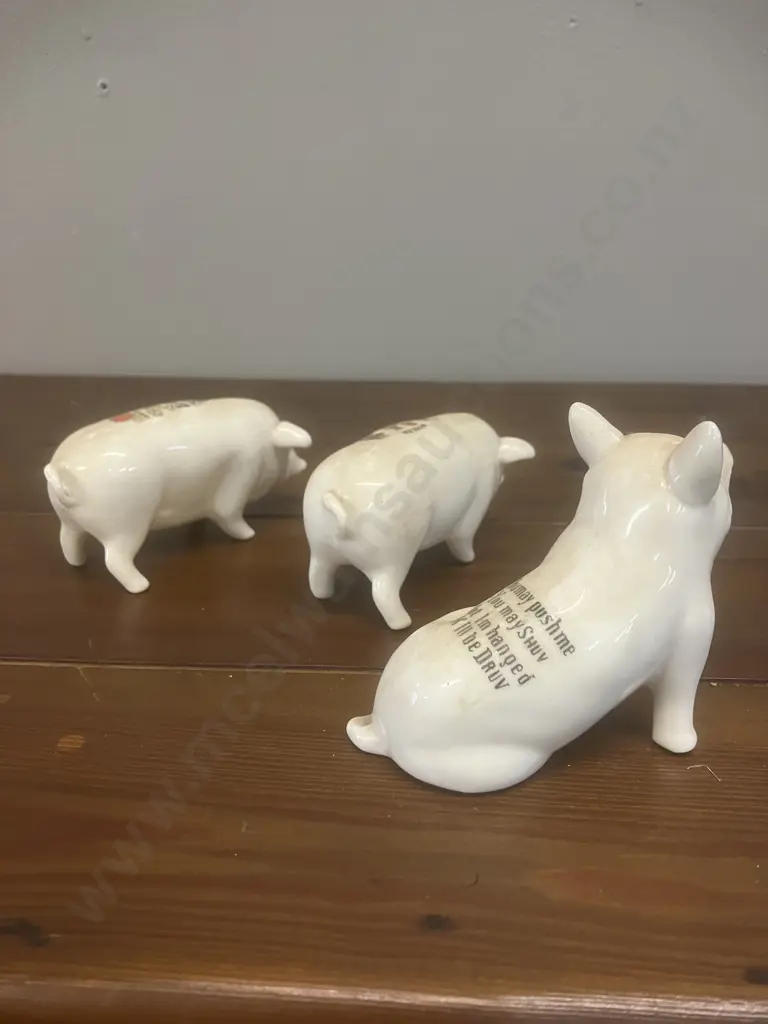 Vintage Arcadian Miniature Crested Pigs x 3 - England Image 1++
