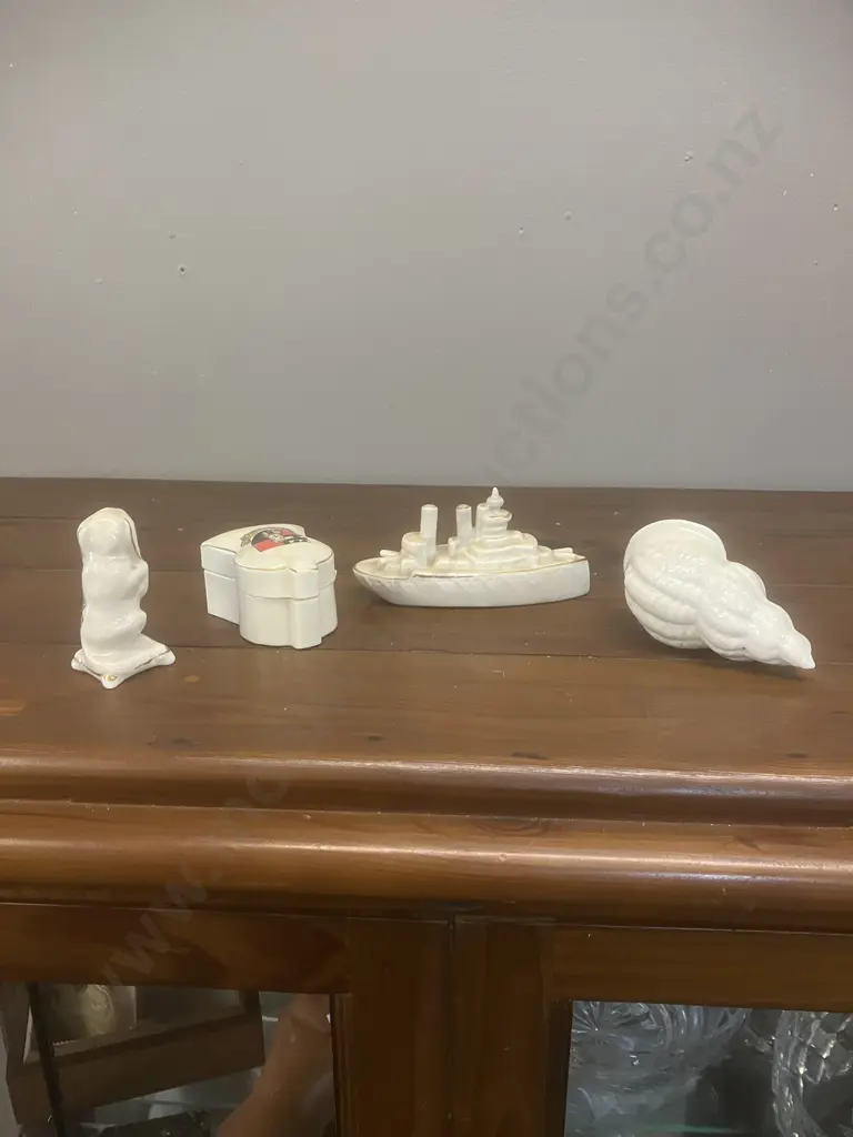 Vintage Arcadian Miniature Crested Dog & Trinket Box With Lid, W&R Battleship, Seashell - England Image 1++