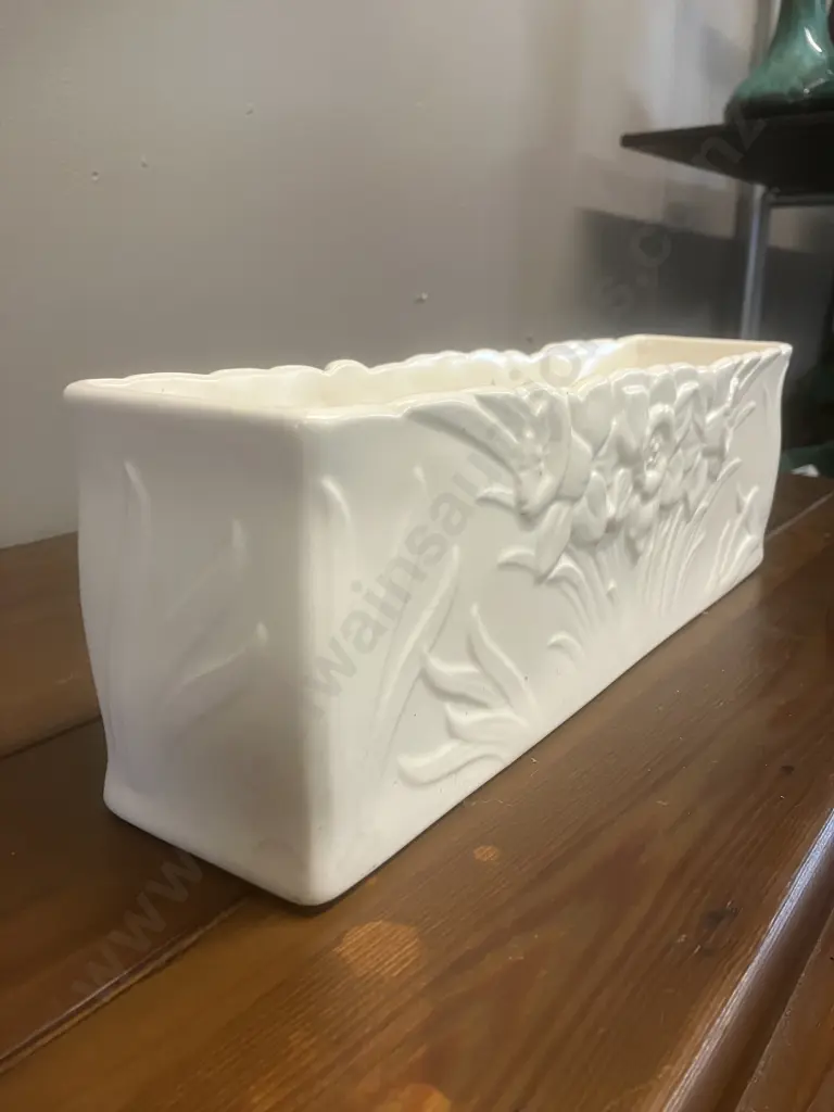 A 1940's Spode "Velamour Daffodil" Cream Trough Vase / Planter - England. H10 L31 D7.5cm Image 1++