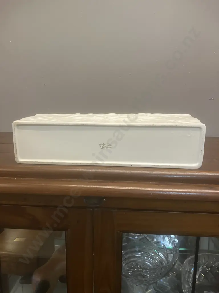 A 1940's Spode "Velamour Daffodil" Cream Trough Vase / Planter - England. H10 L31 D7.5cm Image 1++