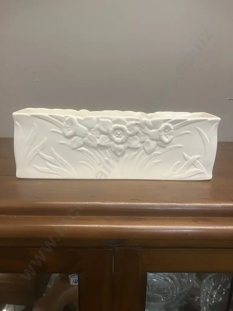 A 1940's Spode "Velamour Daffodil" Cream Trough Vase / Planter - England. H10 L31 D7.5cm Image 1++