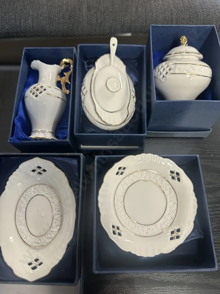 Selection Of 'The Regal Bone China Collection' Items Image 1++
