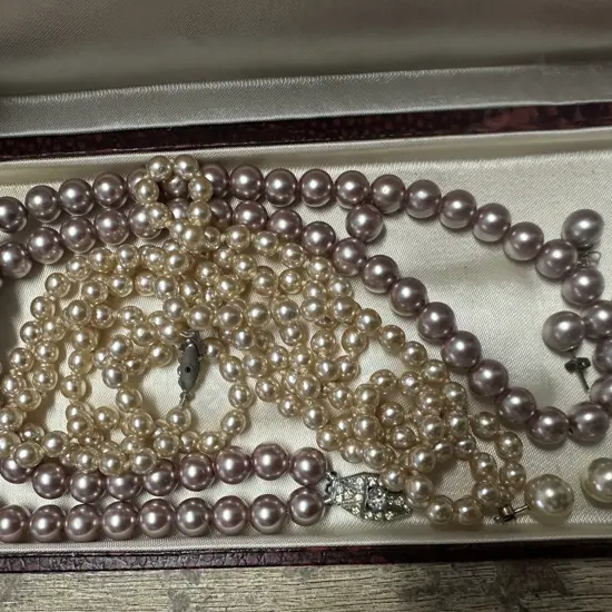 Selection Of Costume Jewellery Pearl ? Necklaces & Earirngs