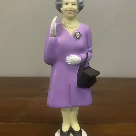 Queen Elizabeth II Waving Solar Powered Novelty Figurine by Kikkerland. H17cm