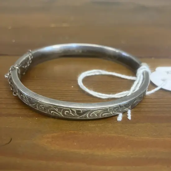 Hallmarked 1952 Smith & Pepper Birmingham Sterling Silver Hinged Bangle With Safety Chain (Wax Filled