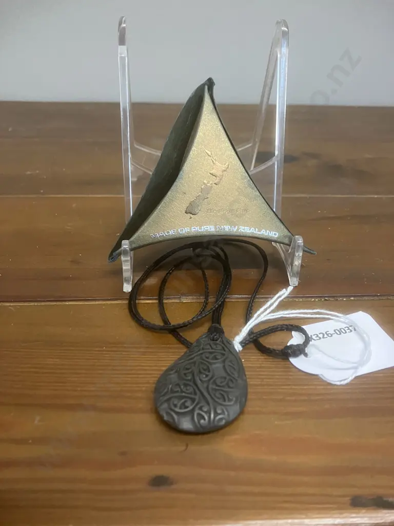 Birdlings Flat (NZ) Carved Touchstone Pendant With Original Box (Carved from Birdlings Flat Beach Stone) Image 1++