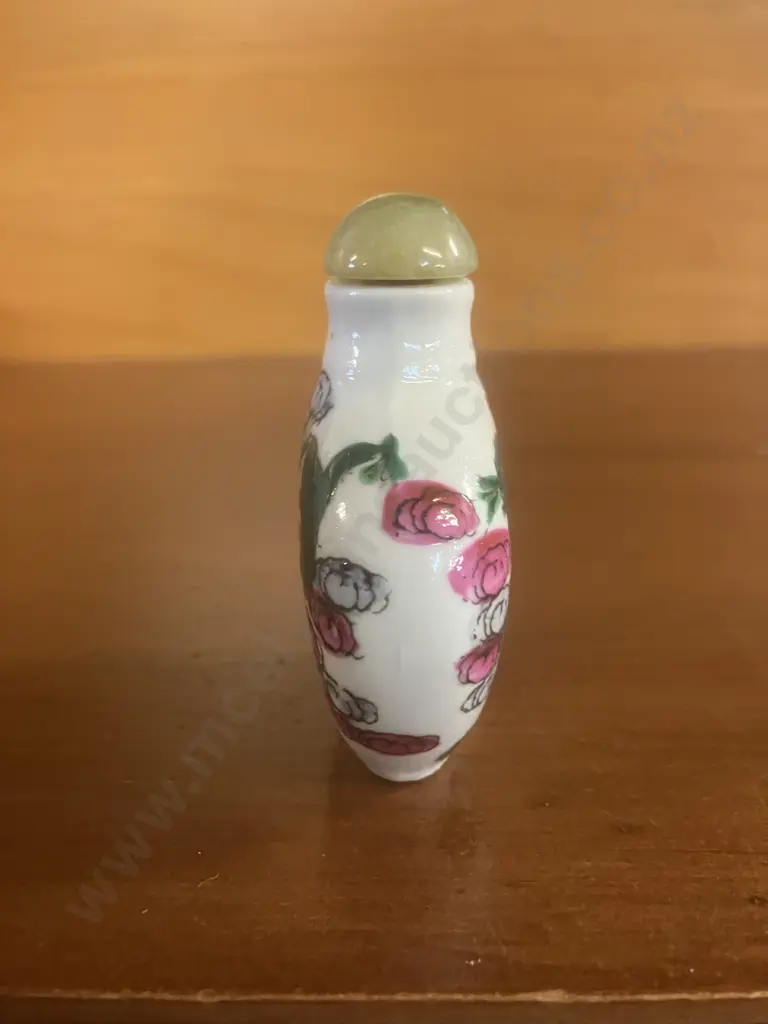 Dragon Scene Chinese Round Shaped Snuff Bottle With Original Green Stone Stopper & Spoon Image 1++