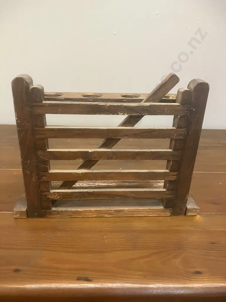 Vintage Wooden Gate Smoking Pipe Stand (Holds 4). H15 W20 D5.5cm Image 1++
