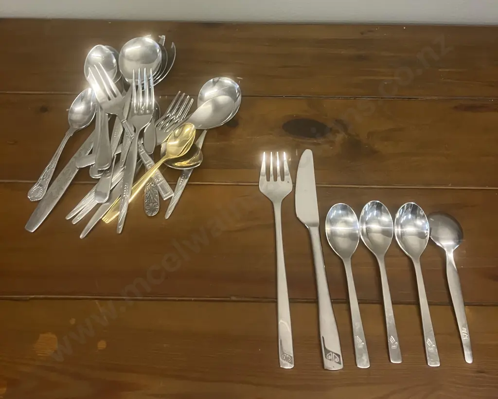 Vintage Air New Zealand Knife & Fork, Singapore Airlines Teaspoons x 3, UTA Teaspoon, Assorted Other Flatware Image 1++