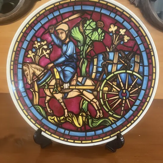 Prinknash Abbey Pottery Plate - St Lubin Window in Chartres Cathedral, THE VINTNER TAKING WINE TO MARKET. Dia 26cm