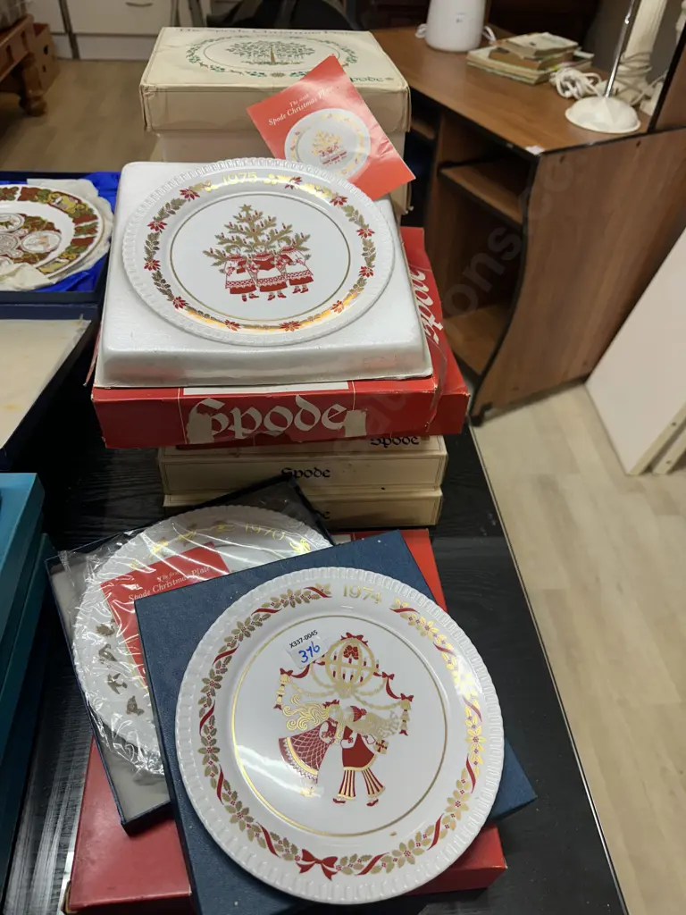 Spode English Bone China 'Christmas Plate' Series From 1971 to 1979 Plus 1981 Most Have Original Boxes Image 1++