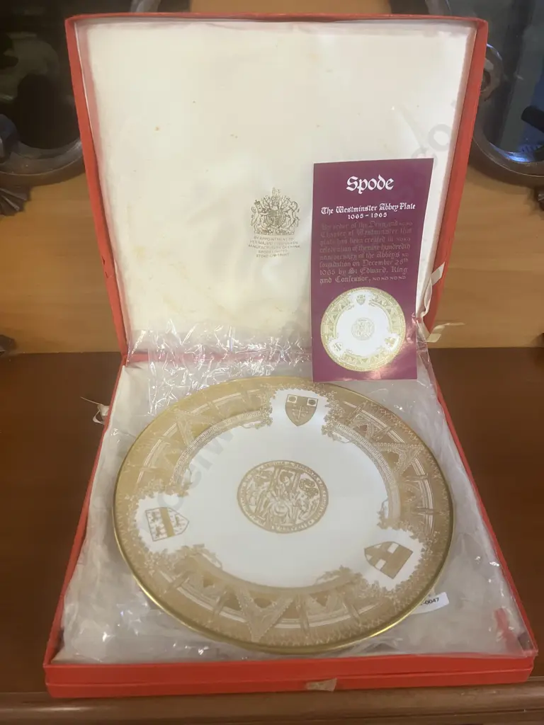 Vintage Spode English Bone China 'The Westminster Abbey Plate 1065-1965' With Original Box Image 1++