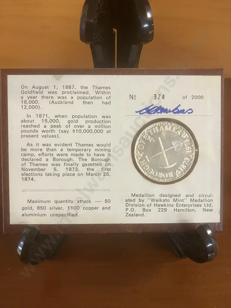 Centenary of the Borough of Thames Silver Commemorative Medallion, No 374 of 2000 in Sleeve - 1967 Image 1++