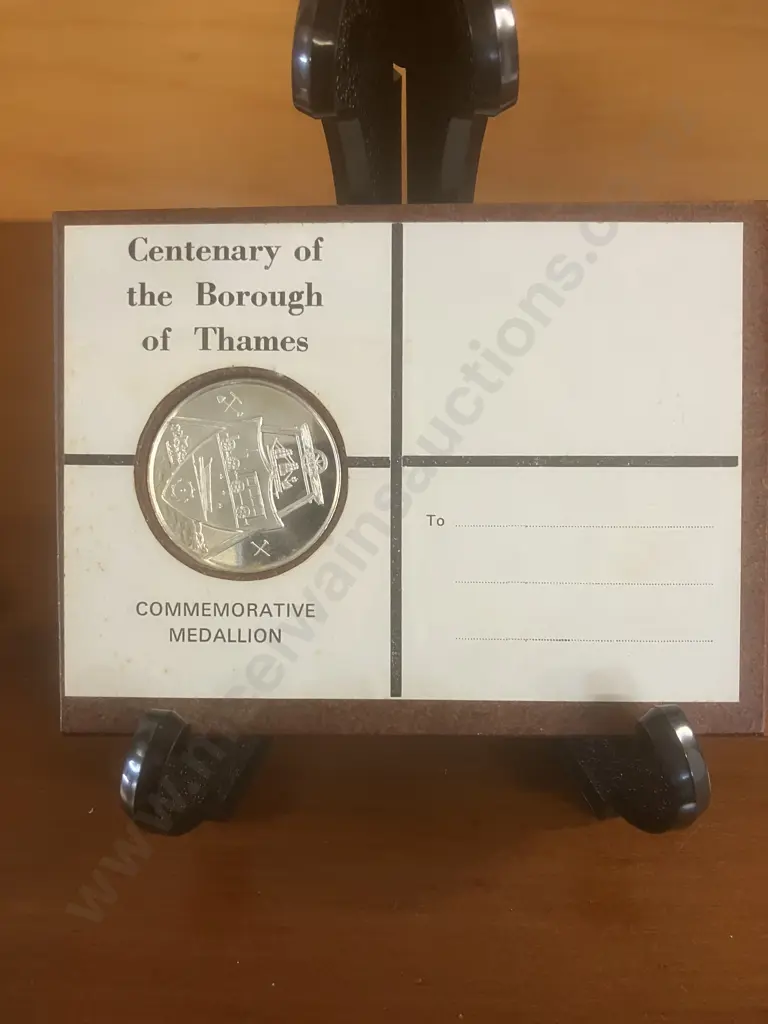 Centenary of the Borough of Thames Silver Commemorative Medallion, No 374 of 2000 in Sleeve - 1967 Image 1++