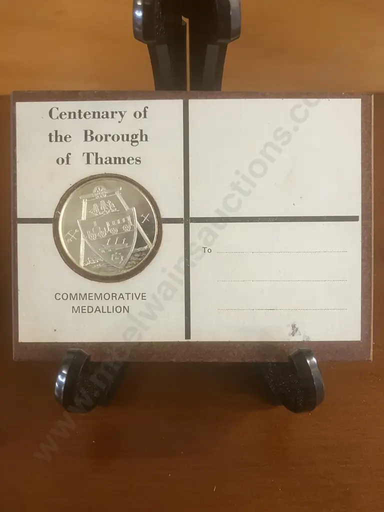 Centenary of the Borough of Thames Silver Commemorative Medallion, No 375 of 2000 in Sleeve - 1967 Image 1++