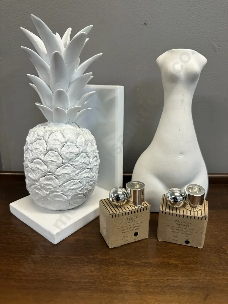 Pineapple Bookend, Figurine & Small Palloa Candle Holders Image 1++