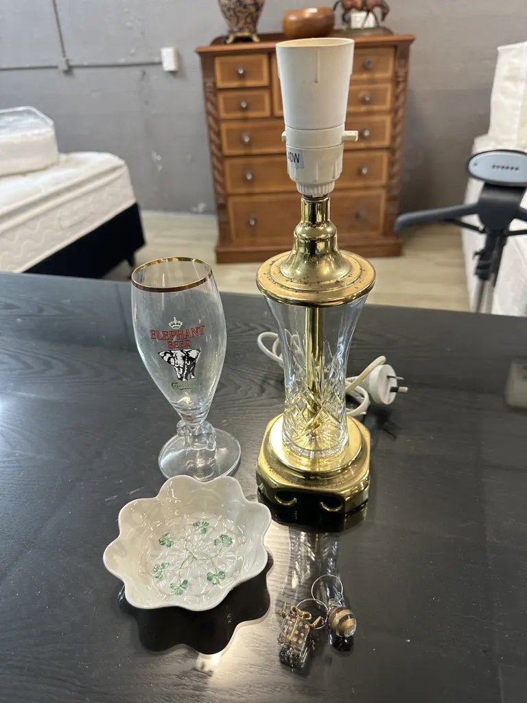 Karen Crystal Lamp Base, Carlsberg, Elephant  Beer Glass & Belleck Dish Image 1++