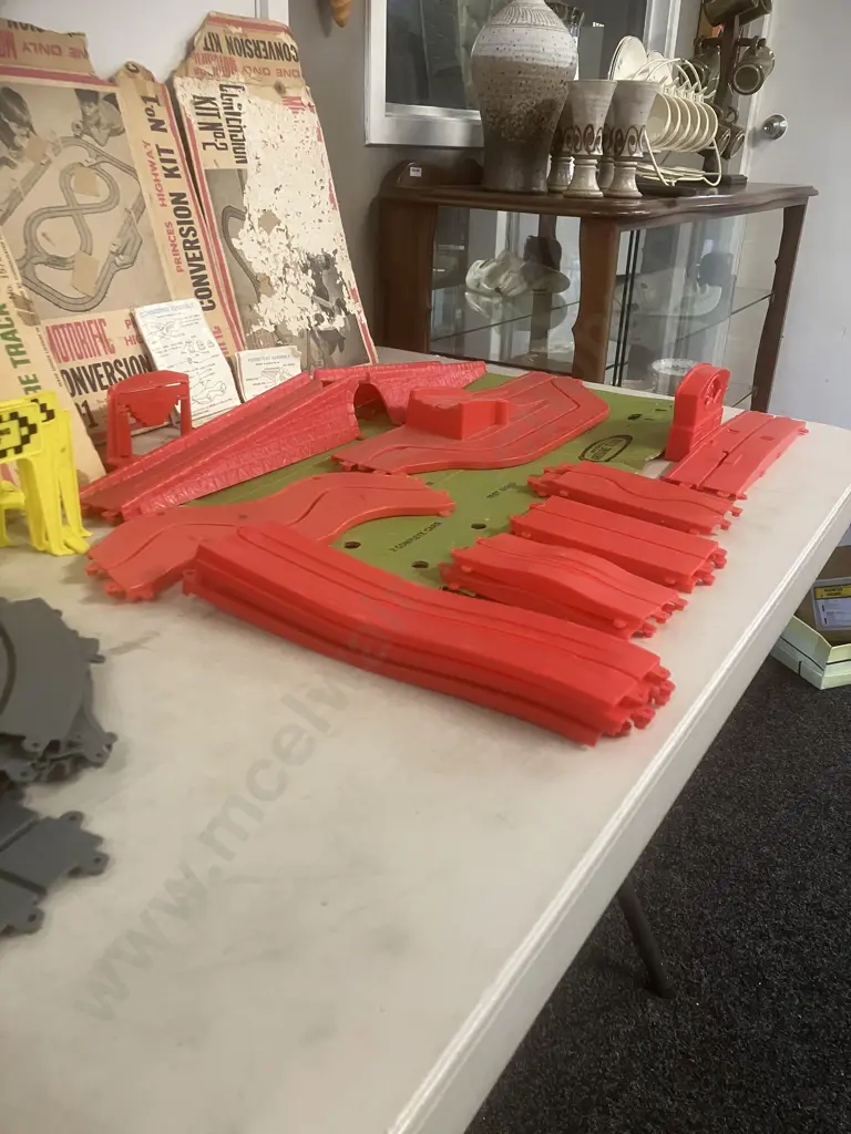 Vintage 1960's Motorific Slot Car Track - Assorted Image 1++