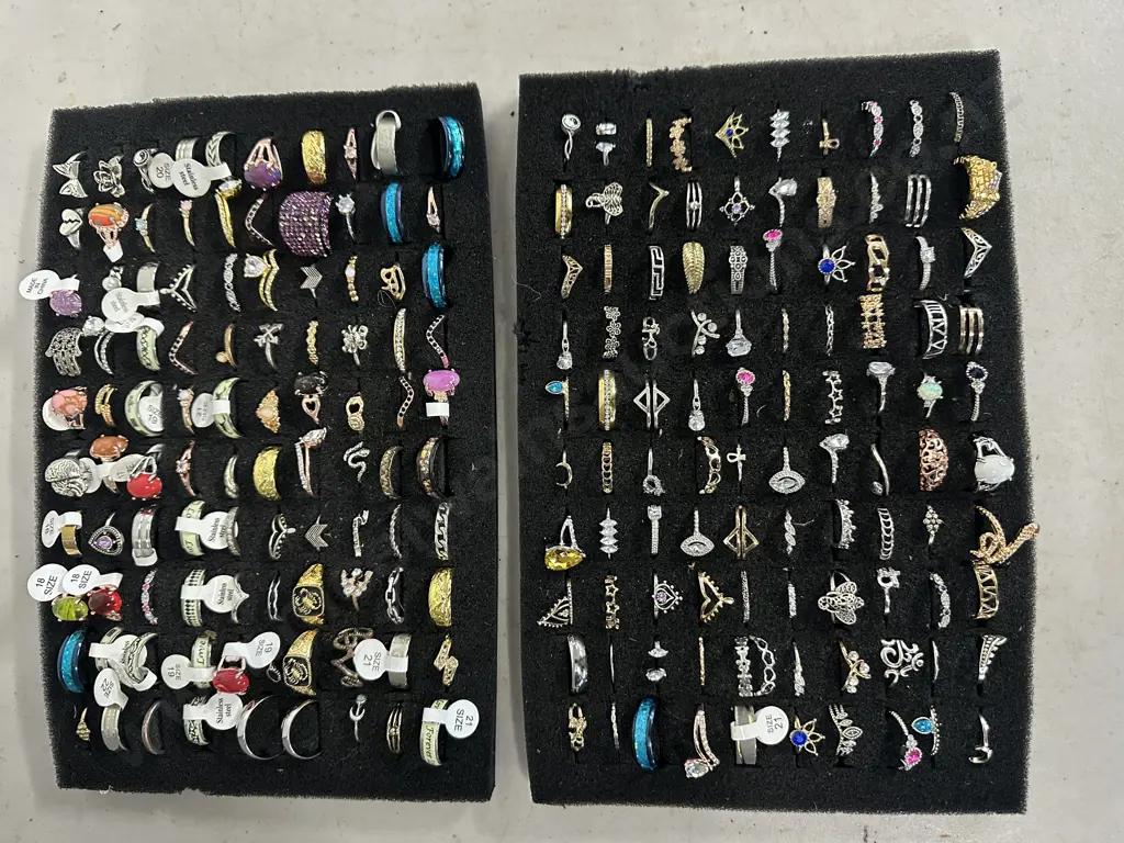 Large Selection Of Costume Jewellery Rings Image 1++