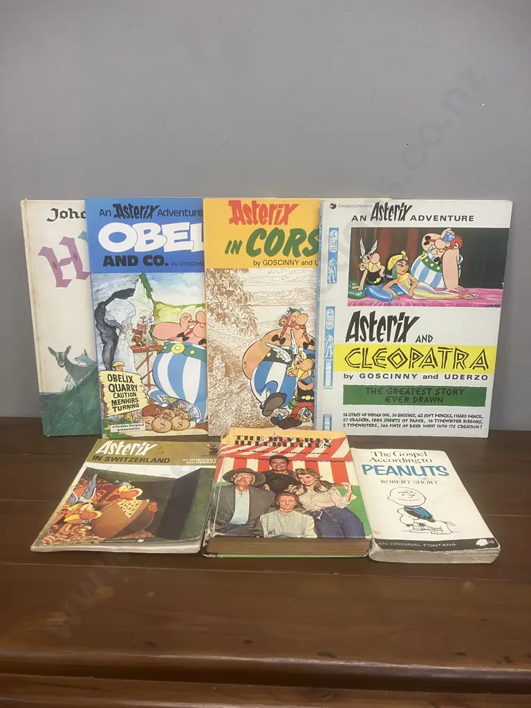 Vintage Asterix Comic Book Graphic Novels x 4, The Gospel According to Peanuts, Etc Image 1++