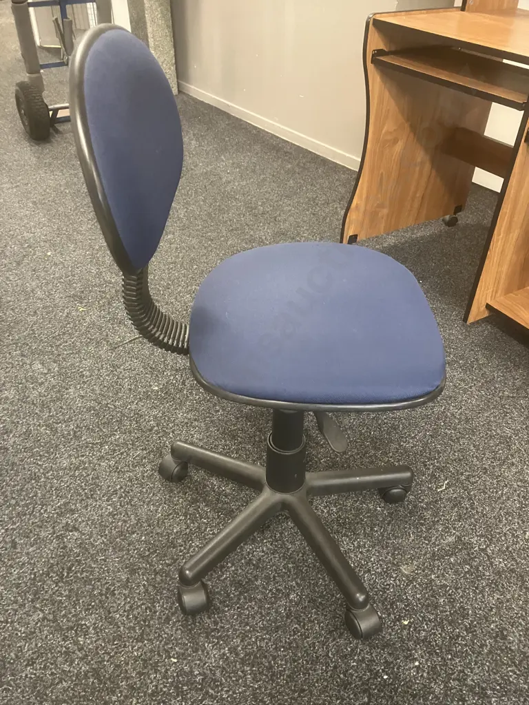 Wood Look Computer Desk (H134.5 W94 D60cm) With a Blue Fabric Gaslift Computer Chair Image 1++